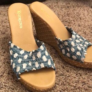 Cute Polkadot wedge!